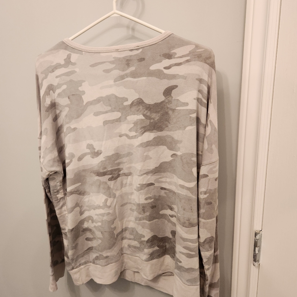 Carolina Belle long sleeved shirt.